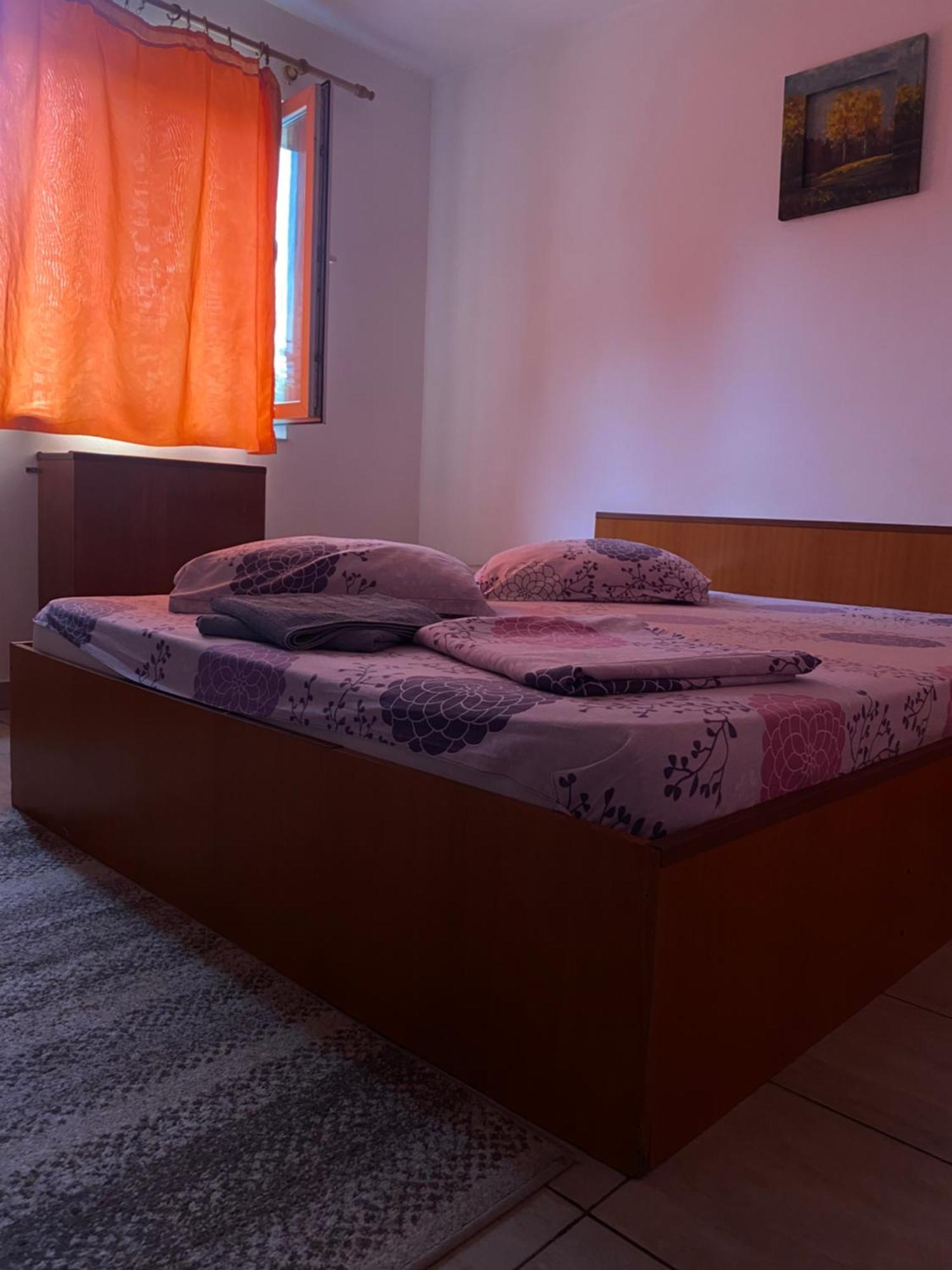 הוילה בוקרשט Quiet Garden 1St Floor מראה חיצוני תמונה